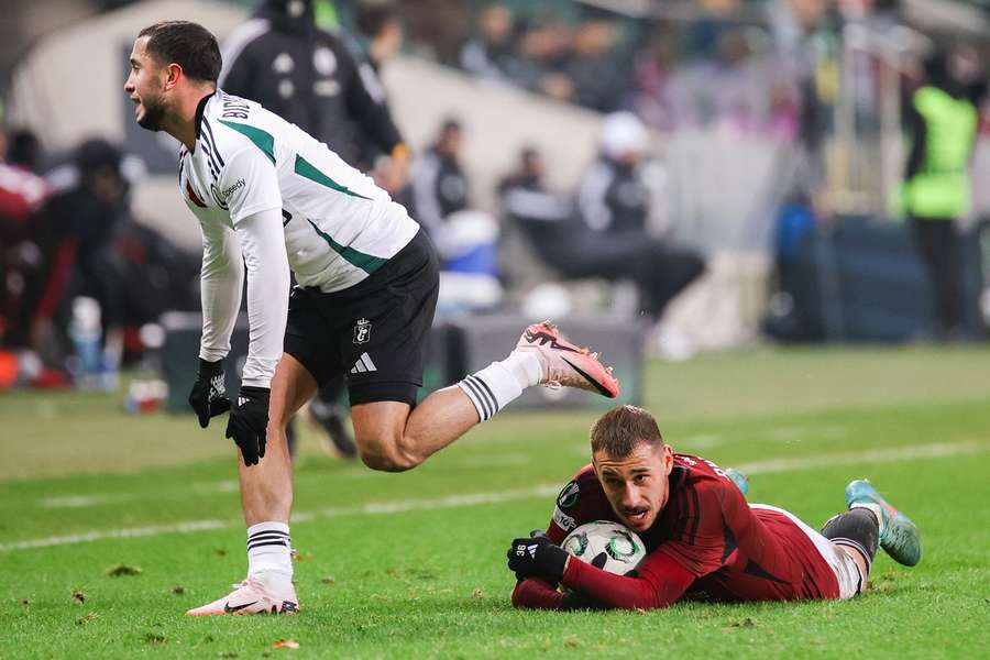 Legia Varšava prohrála v Konferenční lize se Spartou a od médií to pořádně schytala.
