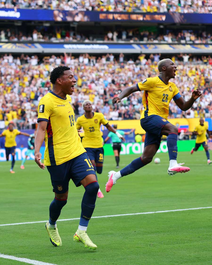 Ecuador's Gonzalo Plata celebrates scoring their second goal with Moises Caicedo Ecuador's Gonzalo Plata celebrates scoring their second goal with Moises Caicedo