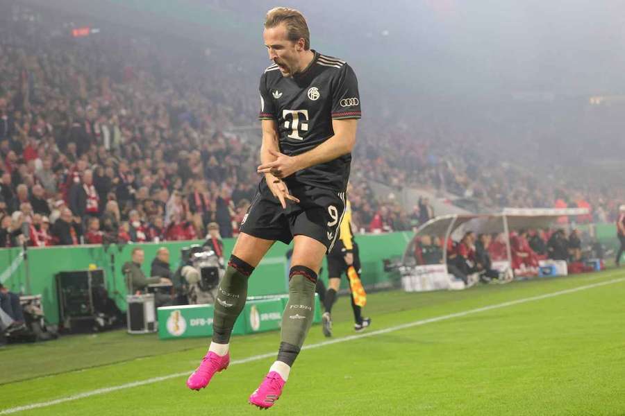 Harry Kane celebrates Harry Kane celebrates