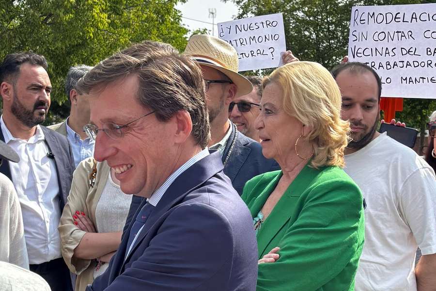 Martínez-Almeida, durante su visita a Ciudad Pegaso.
