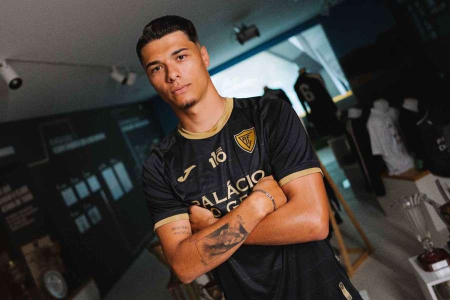 Diogo Almeida tinha contrato com o Académico de Viseu até 2027