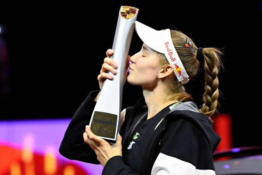 Rybakina desponta como candidata ao título de Roland Garros