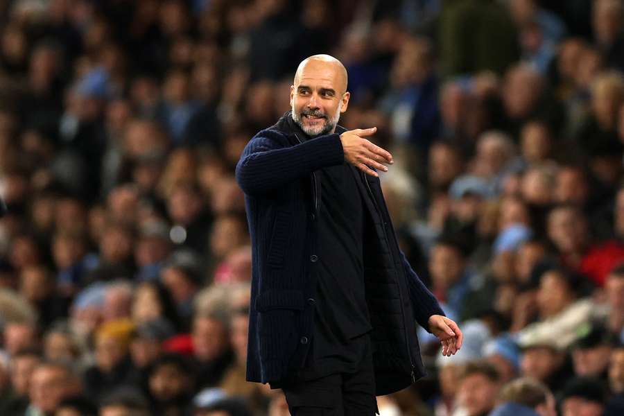 Guardiola, durante el derbi ante el Manchester United