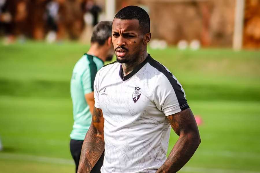 David Pastor, lateral-direito do Farense