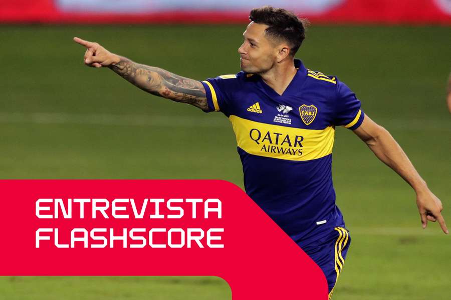 Mauro Zárate num jogo com o Boca Juniors Mauro Zárate num jogo com o Boca Juniors