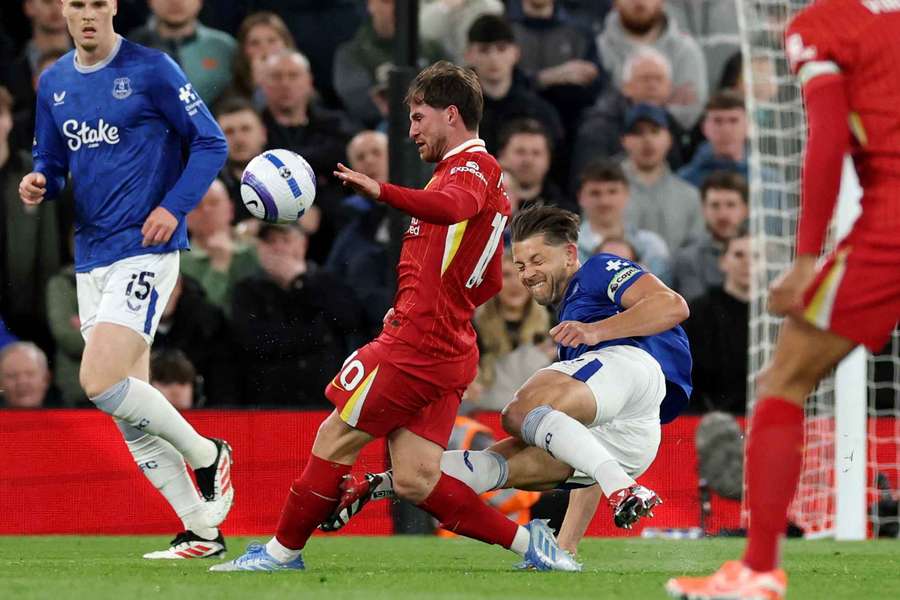 James Tarkowski's challenge on Alexis Mac Allister