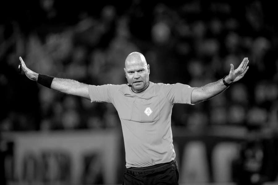 Nie żyje holenderski sędzia piłkarski. Rob Dieperink zmarł w wieku 38 lat Nie żyje holenderski sędzia piłkarski. Rob Dieperink zmarł w wieku 38 lat