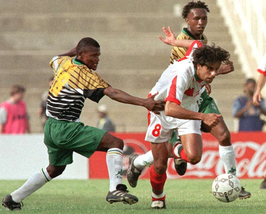 Morocco's Said Chiba eludes South Africa's John Moeti