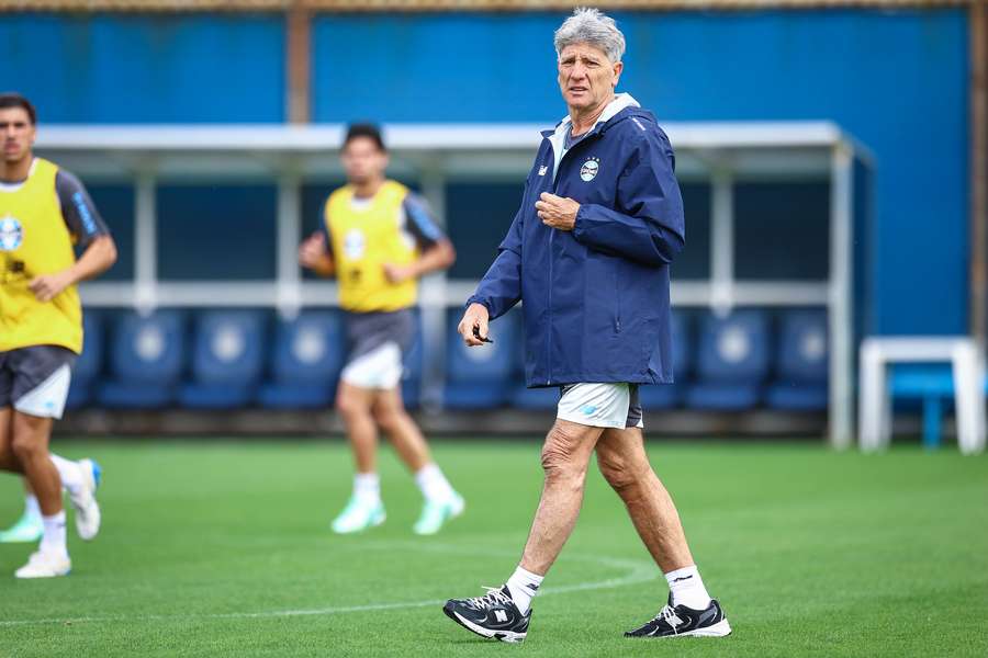 Renato chegou para salvar o Grêmio da queda