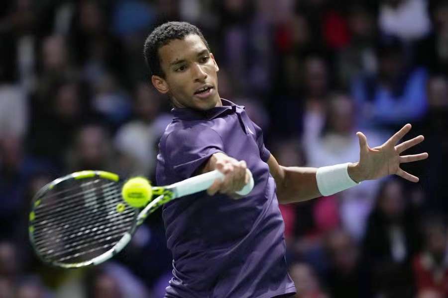 Auger-Aliassime si na Masters v Paríži poradil s Bublikom.