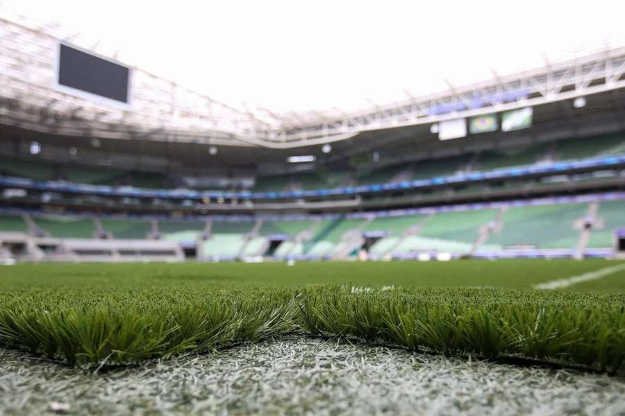 O tapetinho do Allianz é alvo de críticas dos rivais O tapetinho do Allianz é alvo de críticas dos rivais