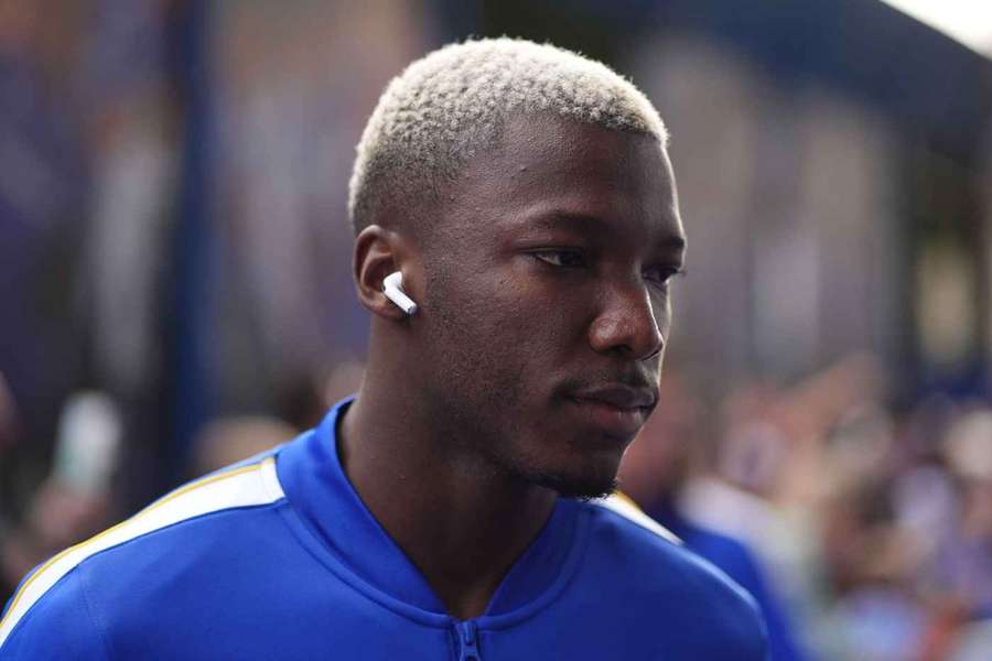 Chelsea boss Xabi Alonso admits mistake as he provides Moises Caicedo injury update