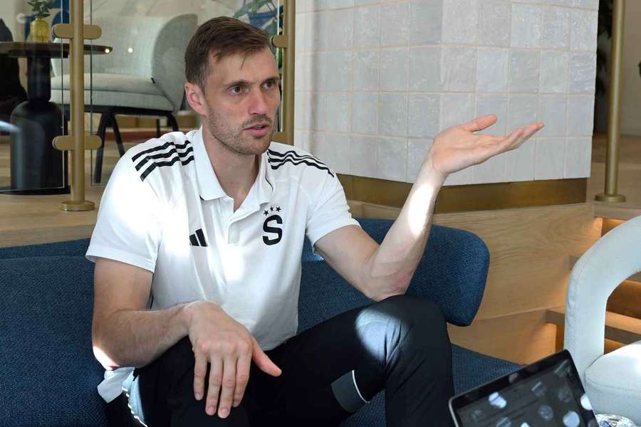 Obránce Asger Sörensen je odchodu ze Sparty zase blíž.