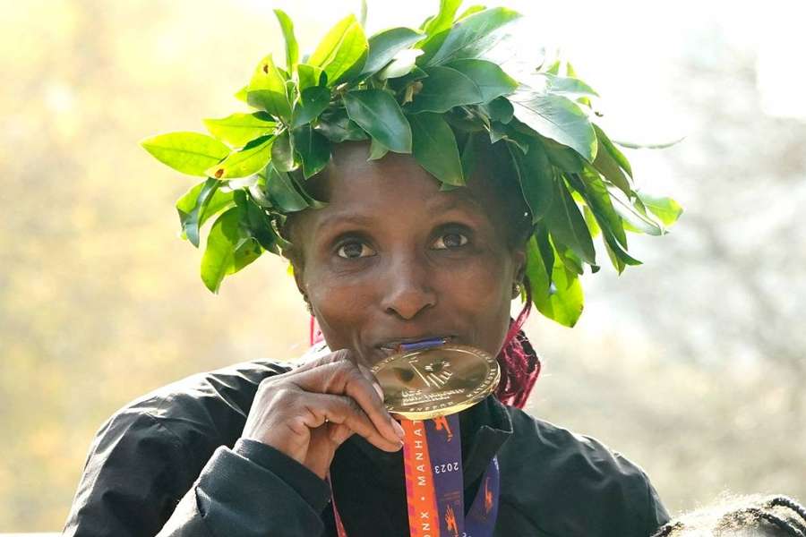 Hellen Obiri après son triomphe au marathon de New York. 