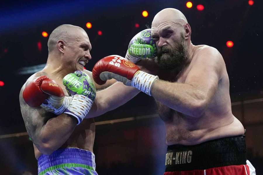 Oleksandr Usyk a Tyson Fury si v Rijádu vyměnili údery