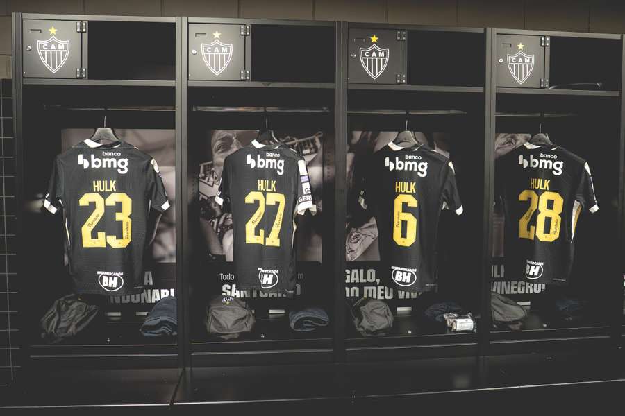 Todos os jogadores entraram com nome de Hulk nas camisas