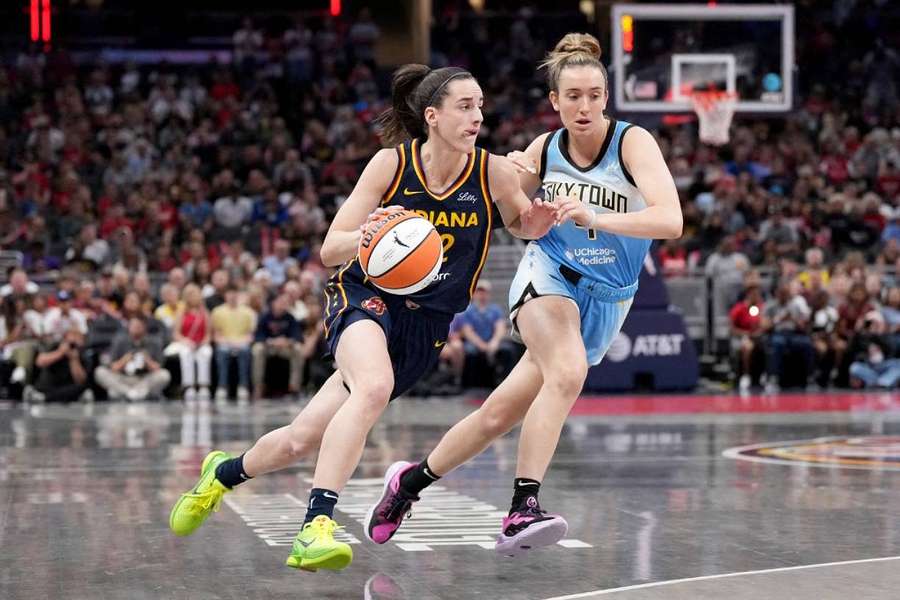 Caitlin Clark contra Chicago no domingo