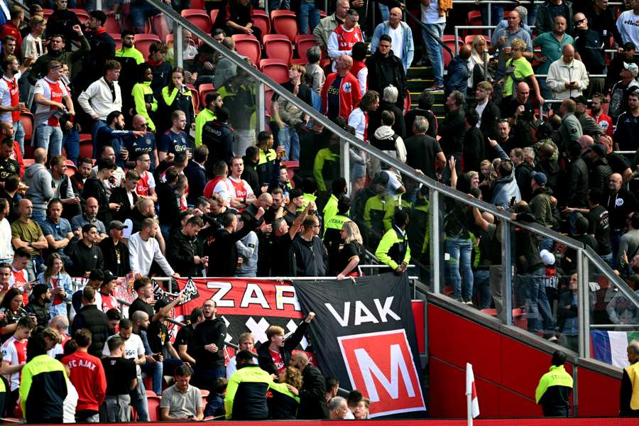 VodafoneZiggo staat als hoofdsponsor van Ajax in 