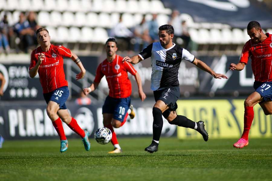 O Farense recebeu a Oliveirense em partida da 11.ª jornada da Liga 2