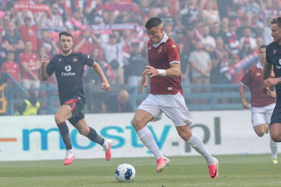 Bezbramkowy remis w jubileuszowym meczu Wisły z Wrexham, ale okazji nie brakowało Bezbramkowy remis w jubileuszowym meczu Wisły z Wrexham, ale okazji nie brakowało
