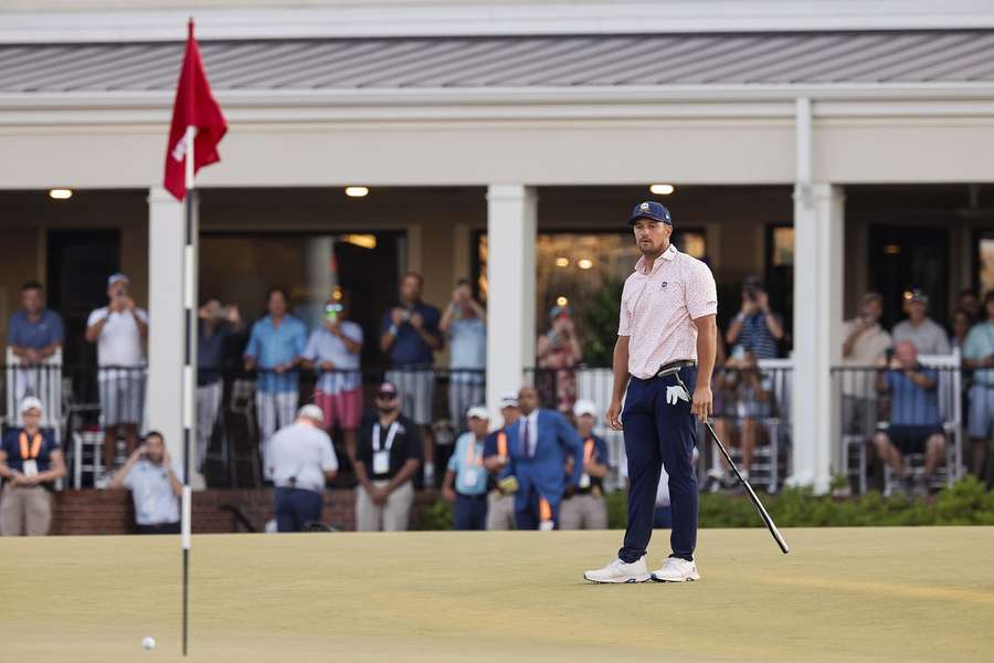 DeChambeau se po 3. kole US Open dostal do čela pořadí s náskokem tří ran.