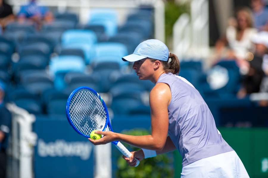 Tenis Flash: Świątek miała dziś grać, ale awansowała w Cincinnati bez gry Tenis Flash: Świątek miała dziś grać, ale awansowała w Cincinnati bez gry