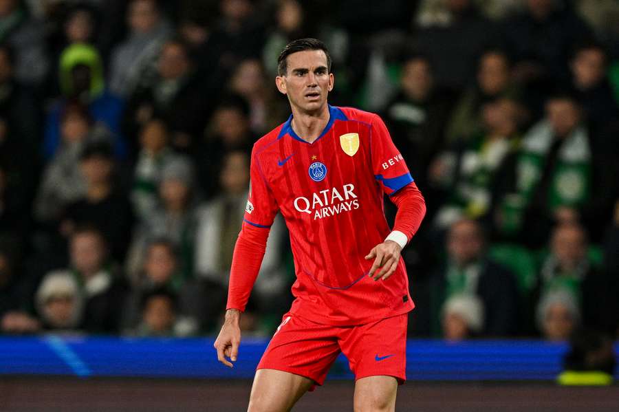 Fabian Ruiz sur la pelouse du Sporting. Fabian Ruiz sur la pelouse du Sporting.