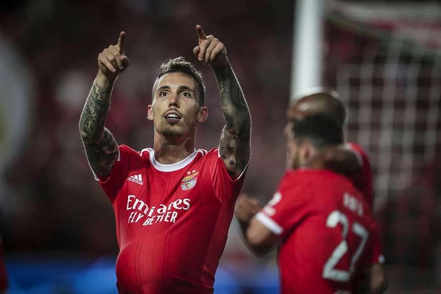 Grimaldo está em final de contrato com o Benfica