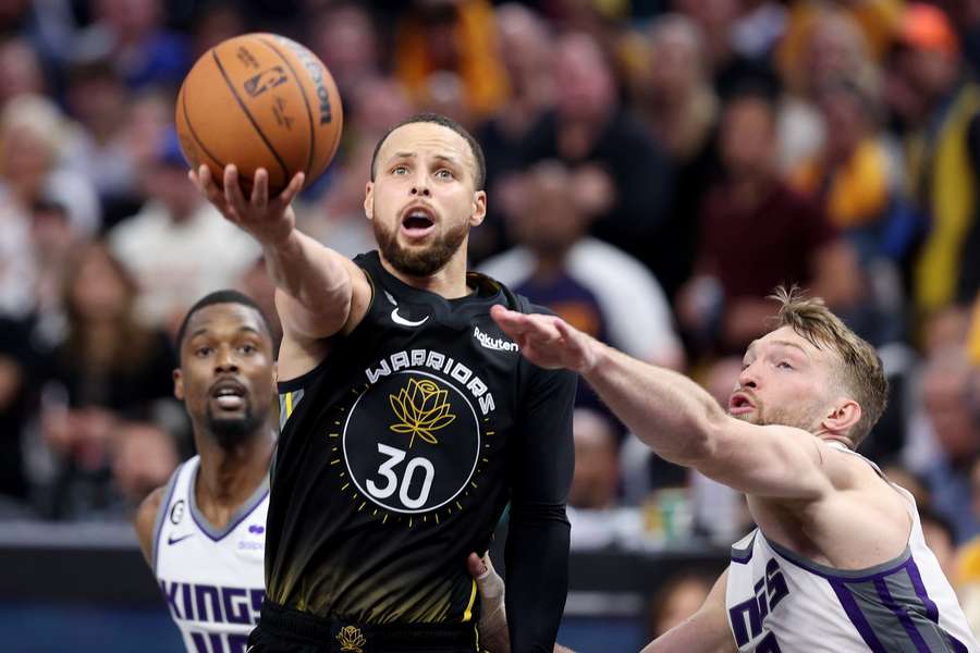 A classe de Curry no jogo em São Francisco A classe de Curry no jogo em São Francisco