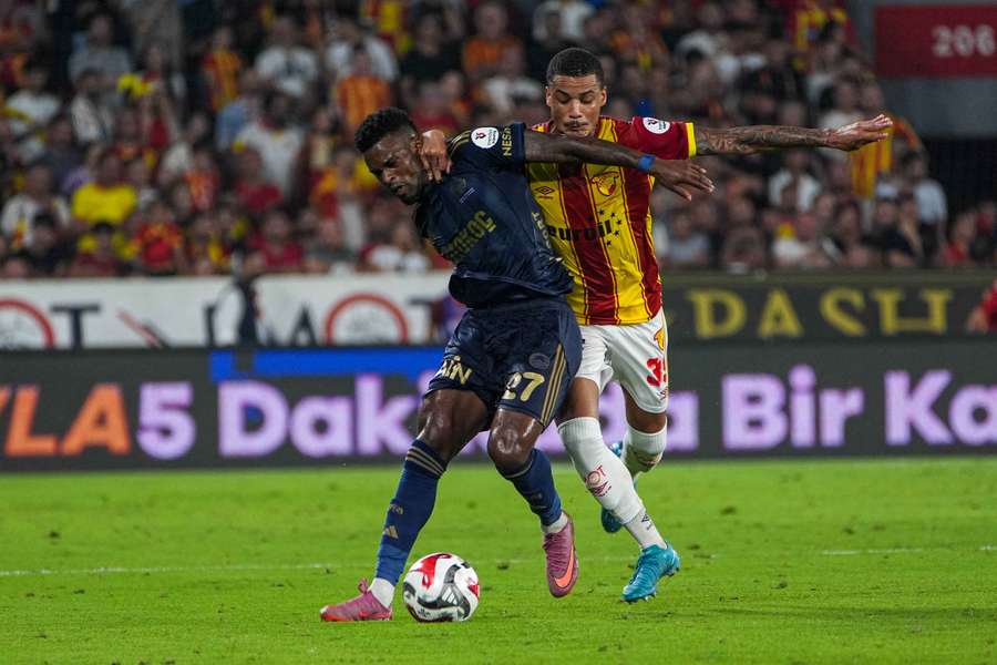 Nélson Semedo em ação pelo Fenerbahçe