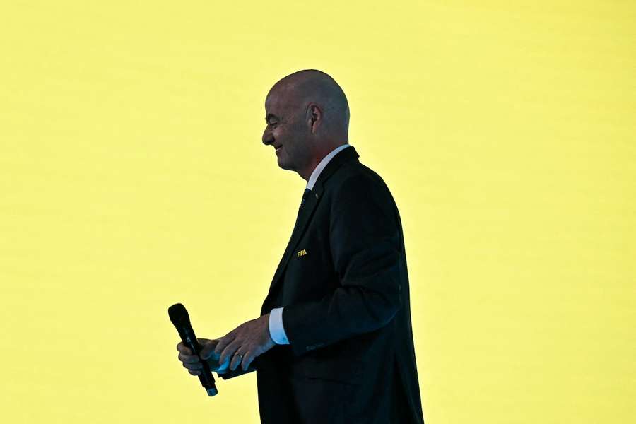 Gianni Infantino und die FIFA wollen bei der WM-Auslosung erstmals den neuen "Friedenspreis" verleihen.