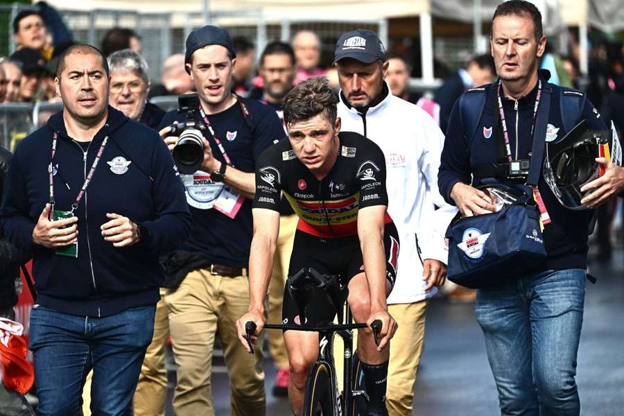 Sześć kolejnych przypadków koronawirusa na Giro d'Italia, w tym cztery w ekipie Evenepoela