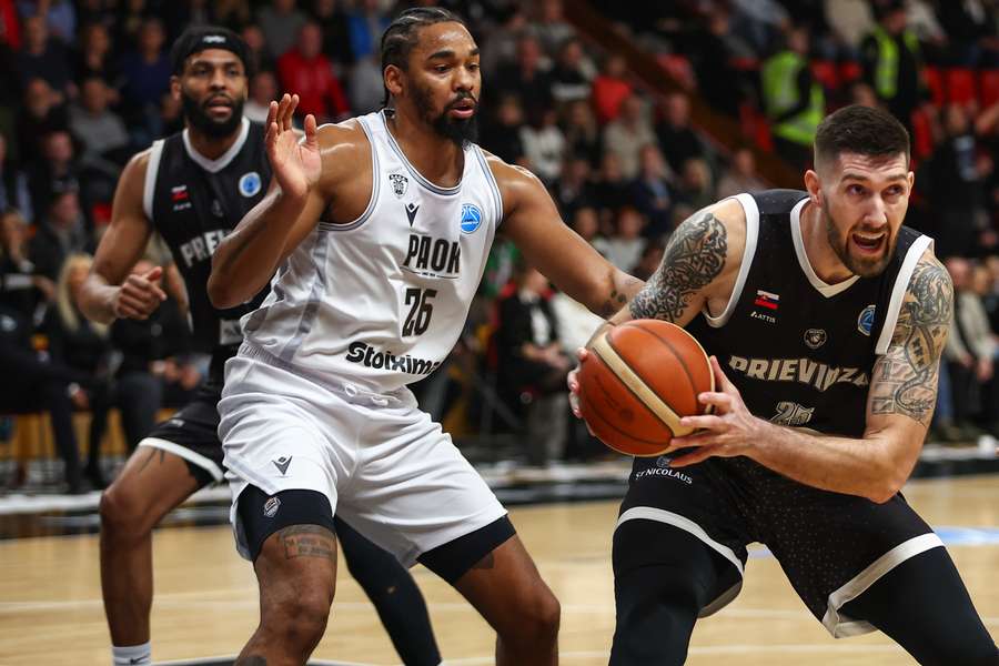 Basketbalisti Prievidze nestačili na PAOK. Basketbalisti Prievidze nestačili na PAOK.