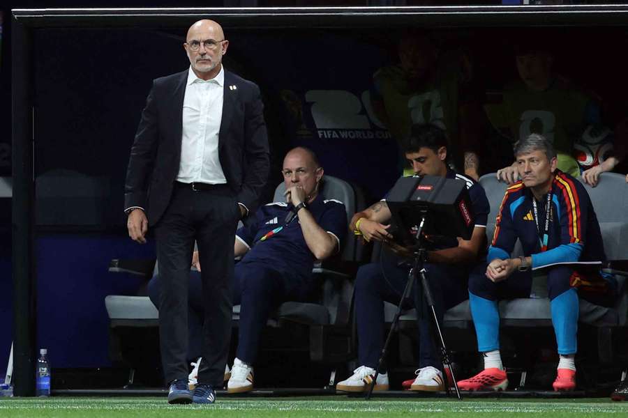 Luis de la Fuente und Spanien haben den WM-Start gegen Kap Verde verpatzt. Luis de la Fuente und Spanien haben den WM-Start gegen Kap Verde verpatzt.