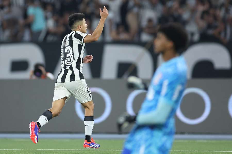 Thiago Almada criou a jogada do primeiro e fez o segundo gol