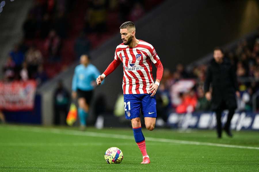 Carrasco in actie voor Atletico tijdens de wedstrijd tegen Barcelona op 8 januari