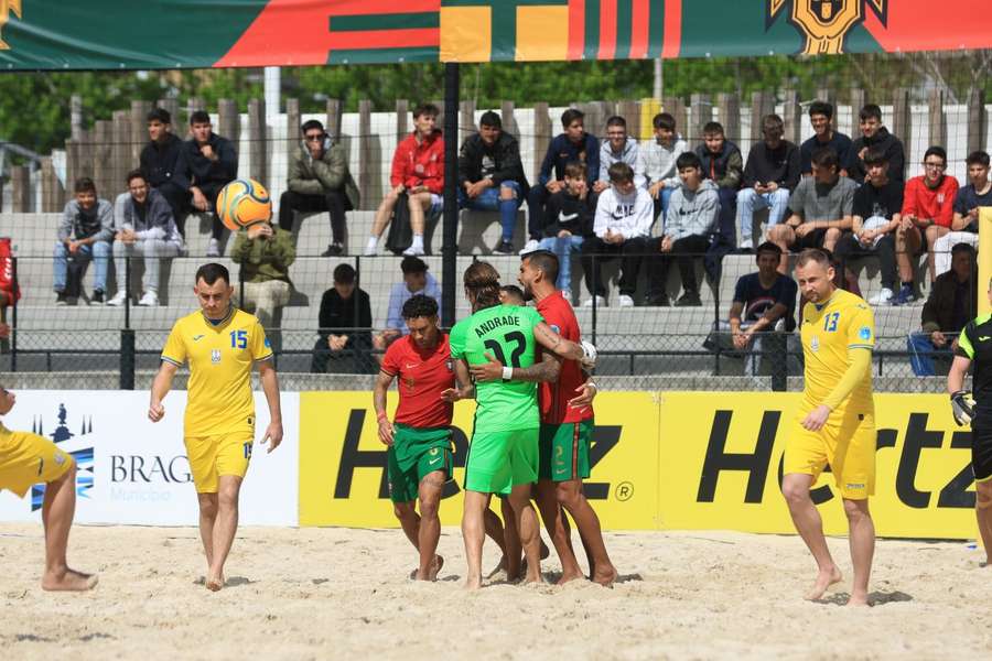 Seleção portuguesa de futebol de praia volta a vencer Ucrânia em jogo de preparação