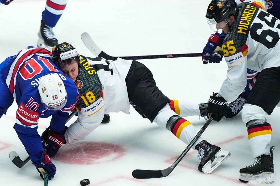 Die deutsche Eishockeynationalmannschaft holte zwischenzeitlich einen Drei-Tore-Rückstand auf