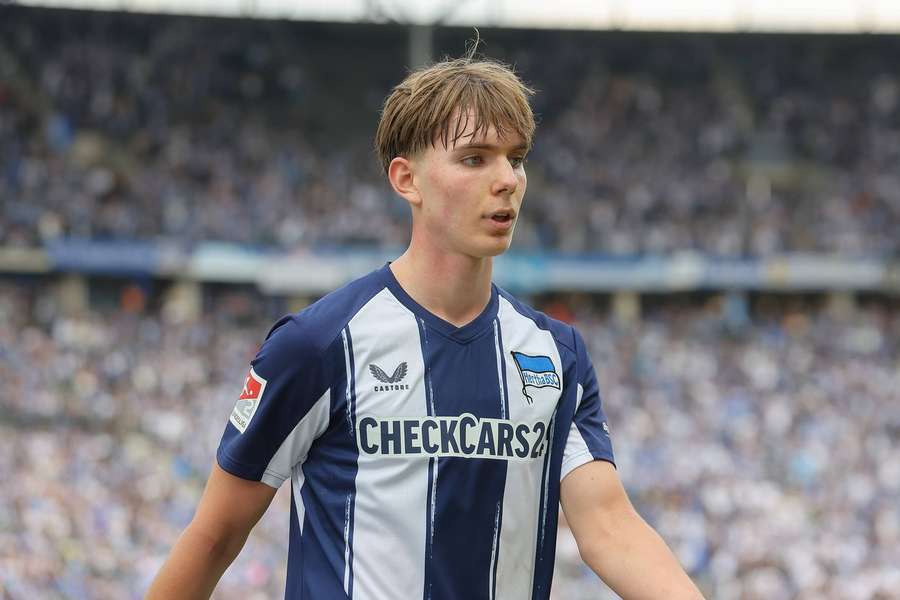 Kennet Eichhorn, médio de 16 anos do Hertha Berlim Kennet Eichhorn, médio de 16 anos do Hertha Berlim