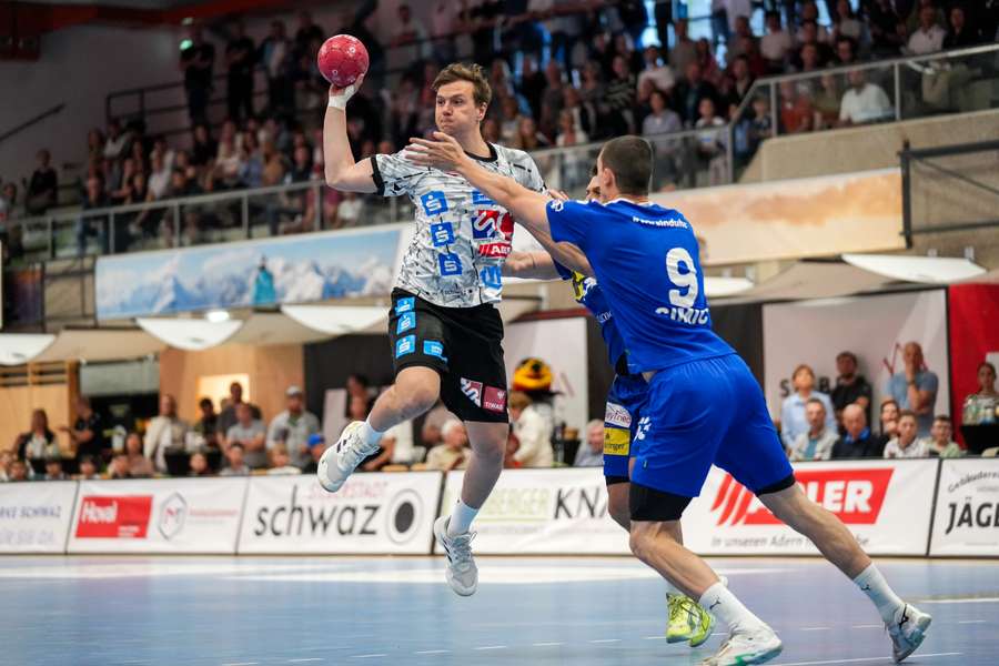 Die Adler holen den vierten Sieg im vierten Spiel und führen die Tabelle weiterhin an