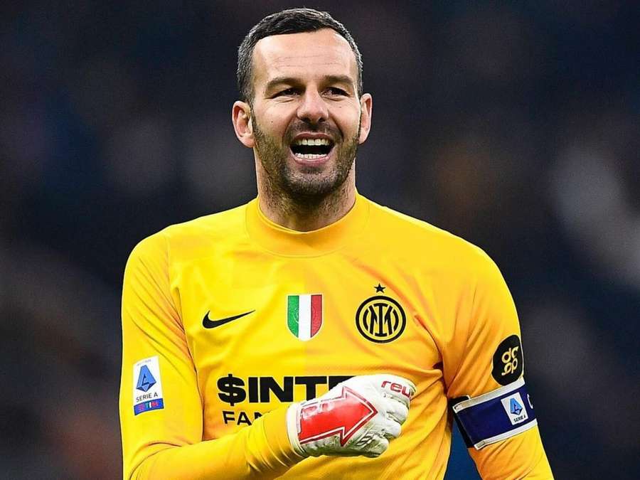 Handanovic deve voltar depois de quatro meses, mas no banco