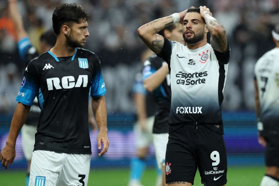 Yuri Alberto marcou duas vezes na partida contra o Racing-ARG