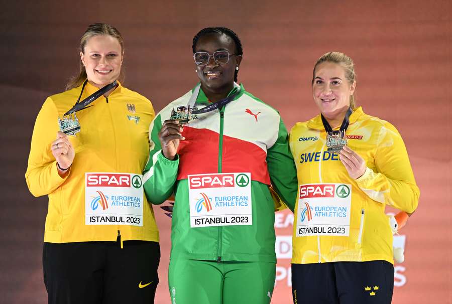 Dongmo com a medalha de ouro