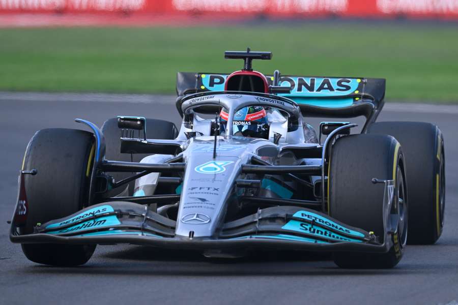 Dansk talent skal køre test for Formel 1-teamet Mercedes. Her er det den nuværende kører George Russell i aktion.