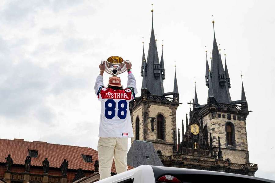 David Pastrňák, trofej pro mistry světa a Staroměstské náměstí.