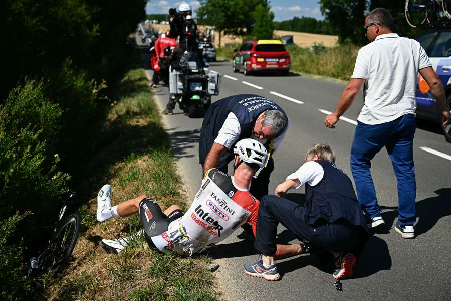 Rutsch hat nach seinem heftigen Sturz auf der achten Etappe der 112. Tour de France Entwarnung gegeben. 