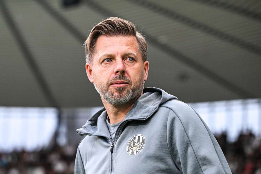 Trenér Hradce Králové David Horejš během derby s Pardubicemi.