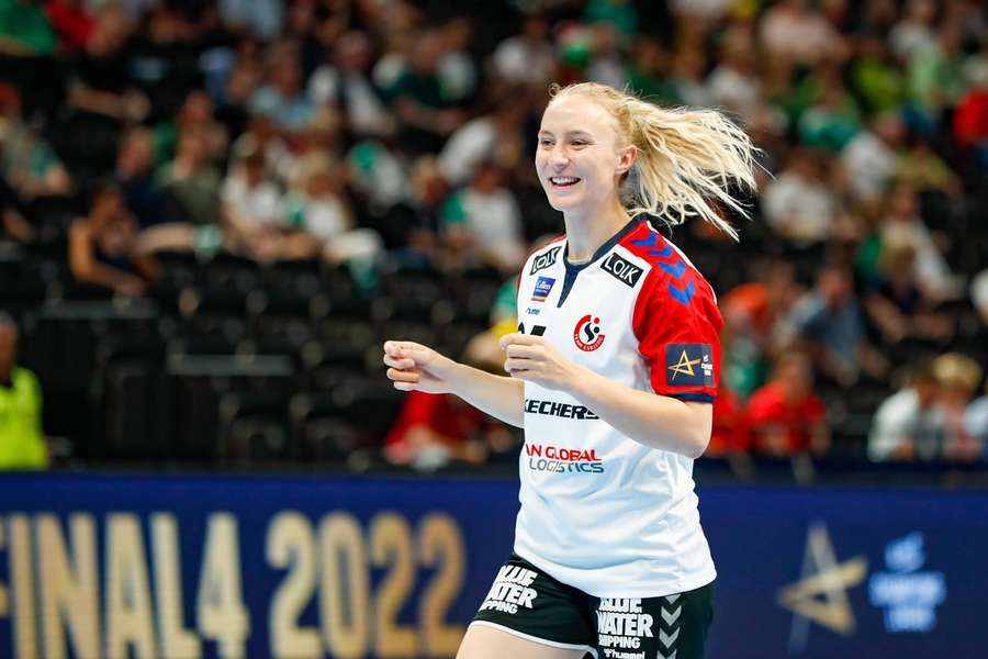 Team Esbjergs Henny Reistad scorede kampens afgørende mål, da Danmark lørdag tabte til Norge i Golden League. Team Esbjergs Henny Reistad scorede kampens afgørende mål, da Danmark lørdag tabte til Norge i Golden League.