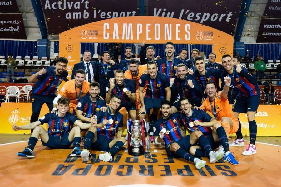 O Barcelona celebrou a conquista da Supertaça de Espanha