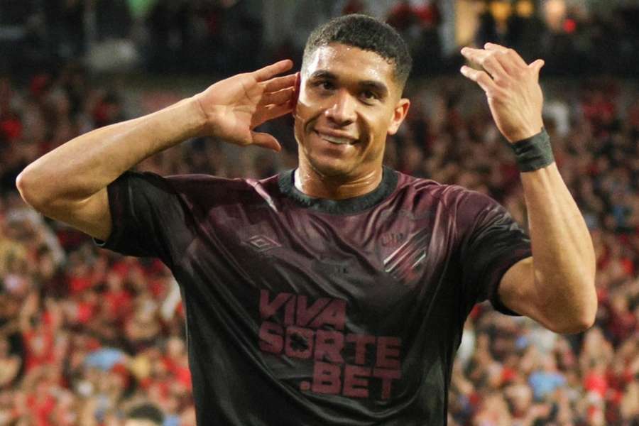 Julimar abriu o placar em Athletico-PR 2x0 Volta Redonda